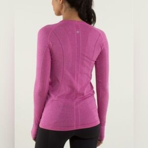 #980 Lululemon Swiftly Tech Long Sleeve Crew size 6